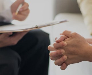 Вызов скорой психиатрической помощи в Нюрбе